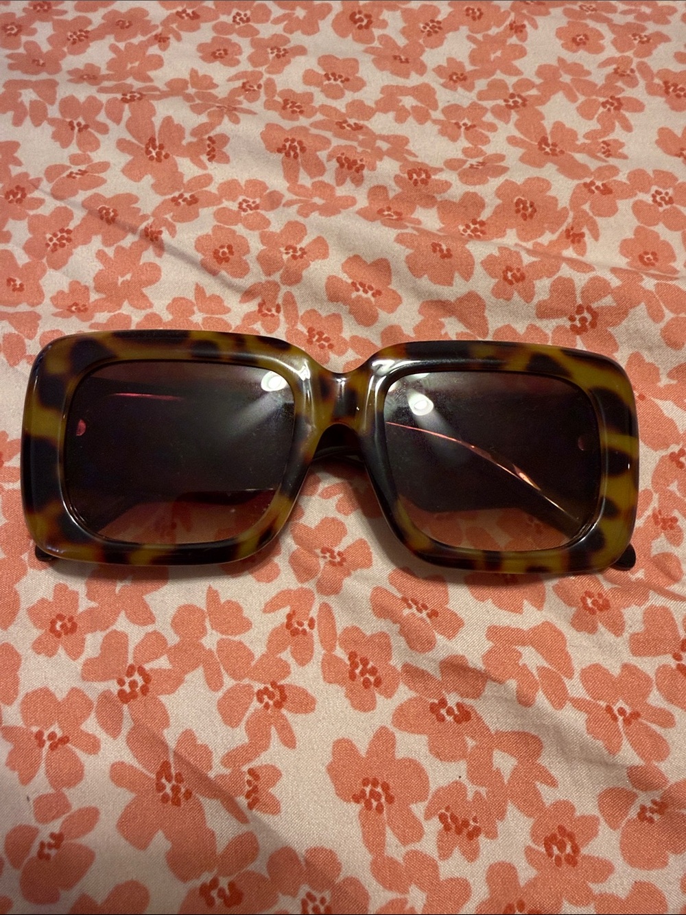 Tortoiseshell Rectangle Sunglasses - Brown